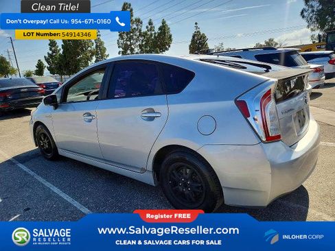 Used 2014 Toyota Prius Two w/ Preferred Accessory Package FWD image 3