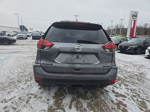 Used 2018 Nissan Rogue SV w/ Premium Package image 6