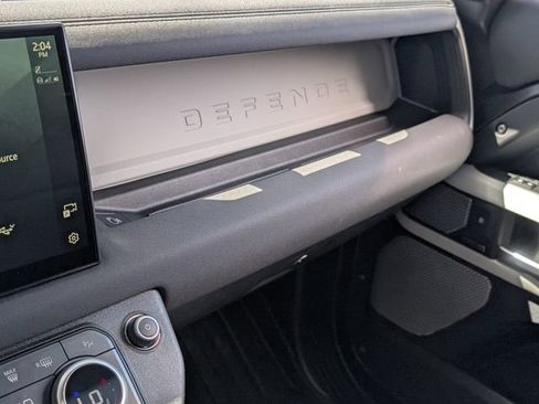 Used 2023 Land Rover Defender 130 X-Dynamic SE image 29