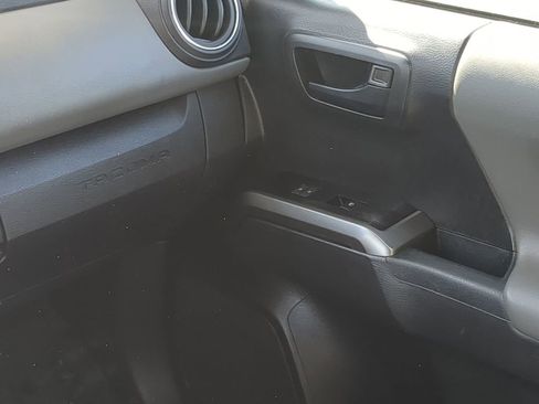 Used 2022 Toyota Tacoma SR5 w/ Technology Package image 15