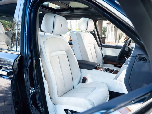 Certified 2022 Rolls-Royce Cullinan image 64