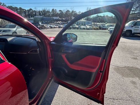 Used 2017 Jaguar F-PACE R-Sport image 20