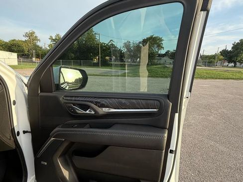 Used 2021 GMC Yukon Denali w/ Denali Premium Package AWD/4WD image 29