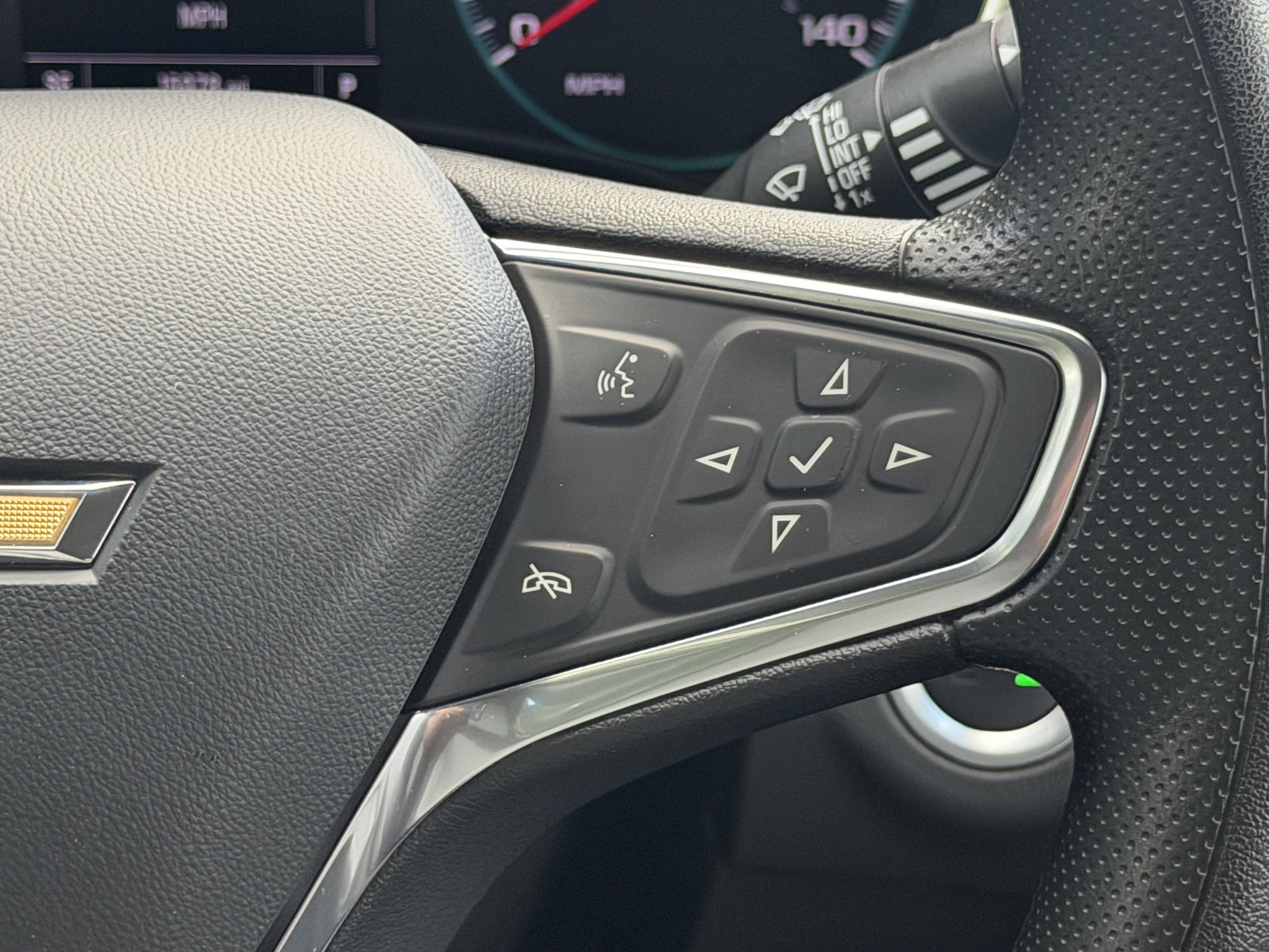 Used 2024 Chevrolet Equinox LS FWD image 30