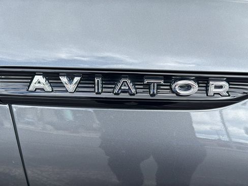 Used 2025 Lincoln Aviator Reserve w/ Jet Appearance Package AWD/4WD image 13