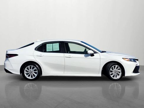 Used 2024 Toyota Camry LE image 7