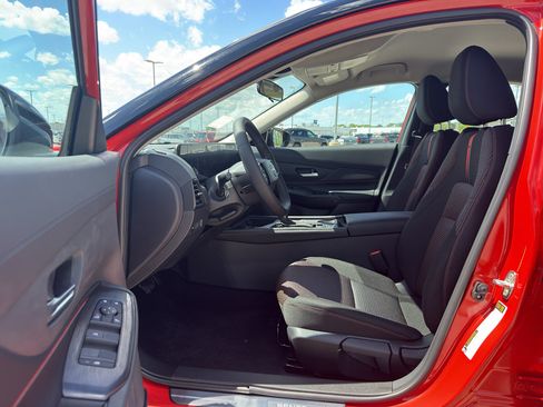 New 2026 Nissan Sentra SR FWD image 11
