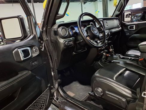 Used 2020 Jeep Gladiator Overland AWD/4WD image 15