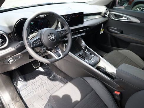 New 2025 Alfa Romeo Tonale image 9