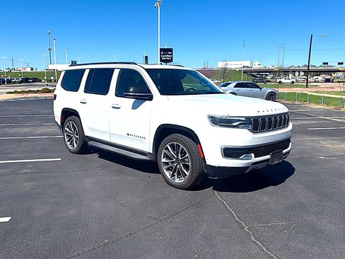 Used 2023 Jeep Wagoneer Series II w/ Premium Group I image 3