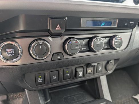 Used 2023 Toyota Tacoma TRD Sport w/ Technology Package AWD/4WD image 21