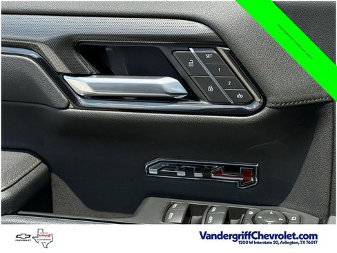 Used 2025 GMC Sierra 1500 AT4 w/ AT4 Premium Package AWD/4WD image 17