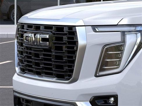 New 2026 GMC Yukon XL Denali w/ Denali Reserve Package image 13