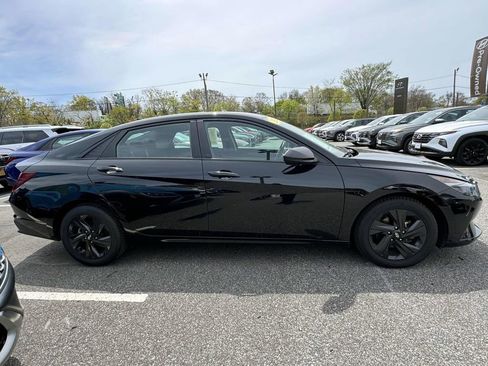Used 2022 Hyundai Elantra SEL FWD image 42