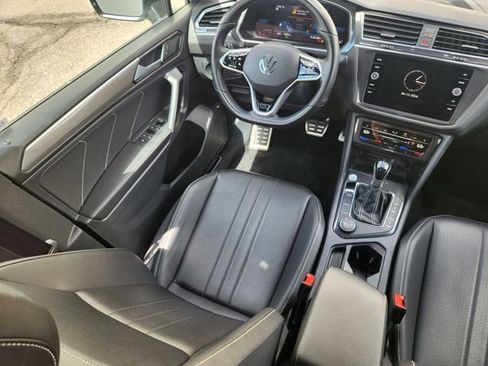 Used 2023 Volkswagen Tiguan SE R-Line AWD/4WD image 11