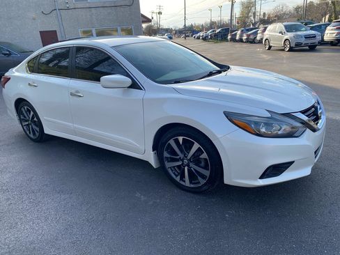 Used 2017 Nissan Altima 2.5 SR image 5