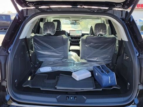 New 2026 Ford Explorer Active w/ Active Comfort Package image 13