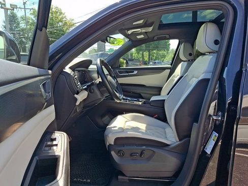 Used 2024 Volkswagen Atlas Cross Sport SEL Premium R-Line AWD/4WD image 13