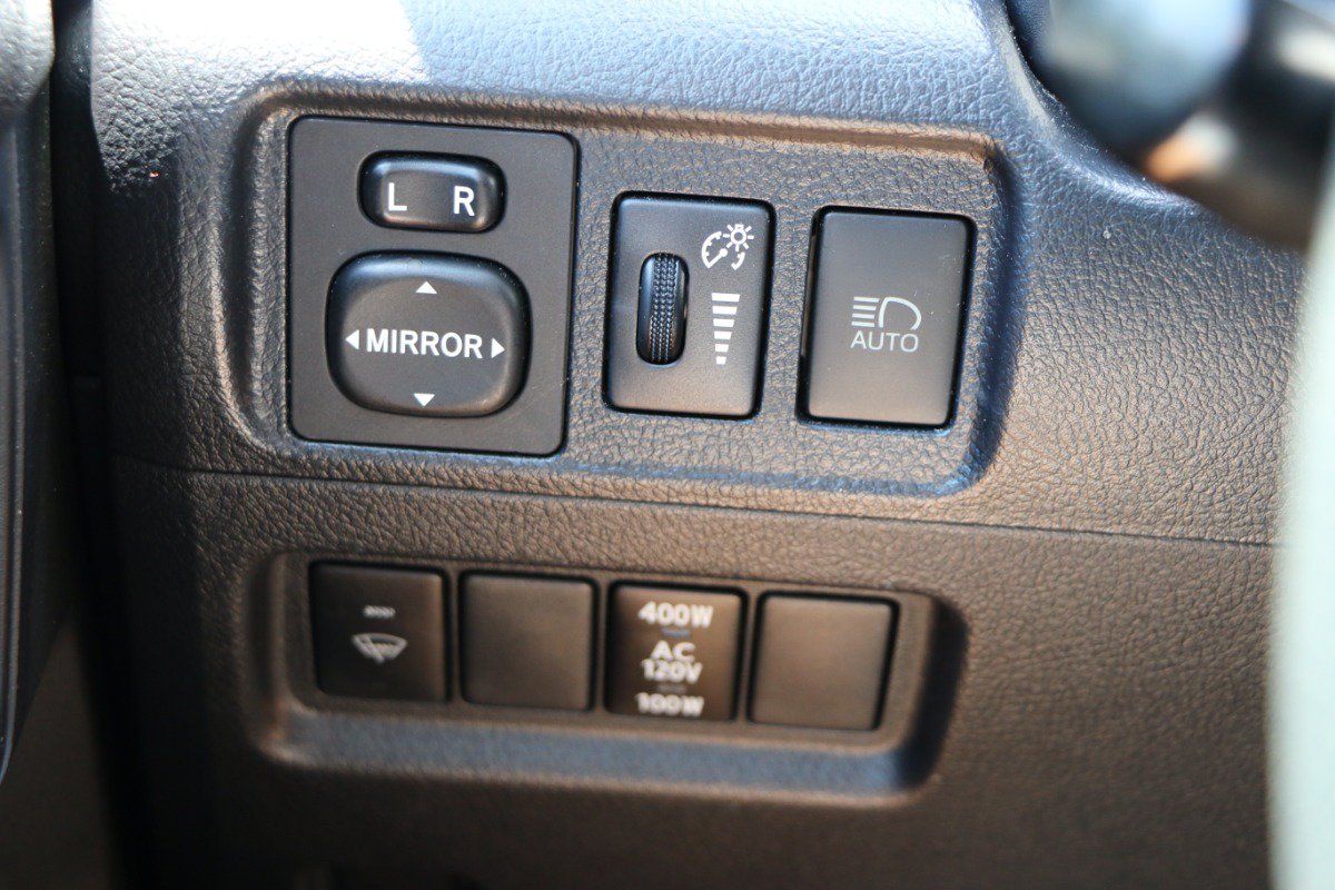 Used 2021 Toyota 4Runner Venture w/ Moonroof Package AWD/4WD image 19