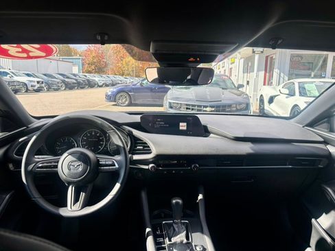 Used 2023 MAZDA MAZDA3 s image 18