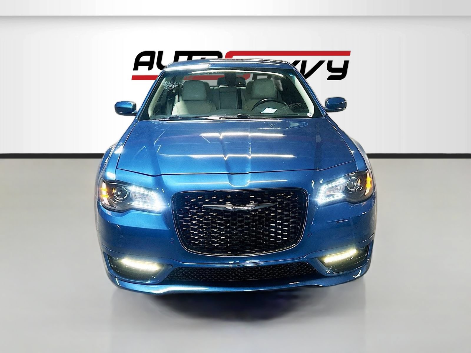 Used 2022 Chrysler 300 Touring L AWD/4WD image 2