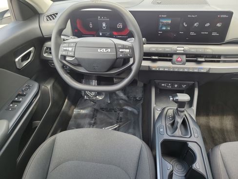 Used 2025 Kia K4 FWD image 18