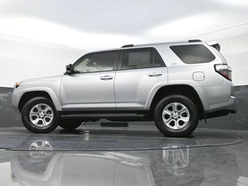 Used 2020 Toyota 4Runner SR5 image 30