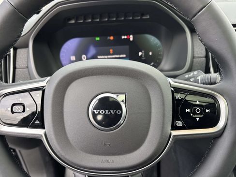 Used 2026 Volvo XC90 B6 Plus w/ Protection Package Premier AWD/4WD image 17