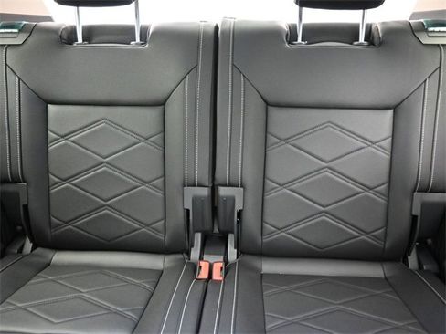 New 2026 Volkswagen Atlas SE image 12