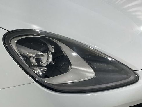 Used 2019 Porsche Cayenne AWD/4WD image 11