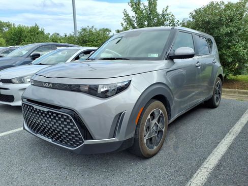 Used 2025 Kia Soul EX FWD image 3