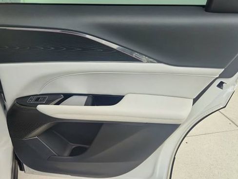 Used 2024 Cadillac Lyriq Luxury image 29