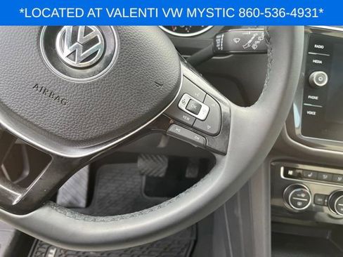 Used 2020 Volkswagen Tiguan SE w/ Panoramic Sunroof Package image 39