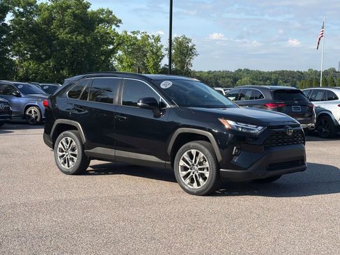 Used 2022 Toyota RAV4 XLE Premium FWD image 1