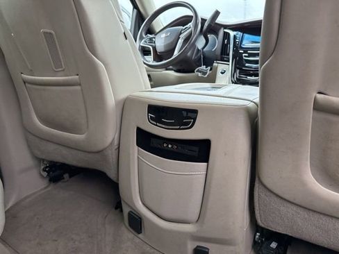 Used 2016 Cadillac Escalade Premium image 28