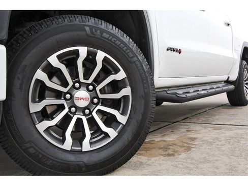 Used 2020 GMC Sierra 1500 AT4 w/ AT4 Premium Package image 29