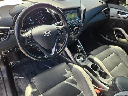Used 2016 Hyundai Veloster Turbo w/ Option Group 04 FWD image 12