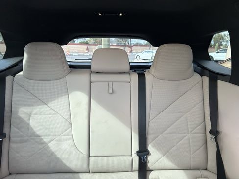 Used 2024 BMW iX xDrive50 w/ Premium Package image 16