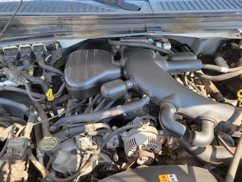 Used 2008 Ford F350 2WD Regular Cab DRW Super Duty image 23