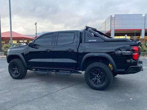 Used 2025 Chevrolet Colorado ZR2 w/ Midnight Edition image 8
