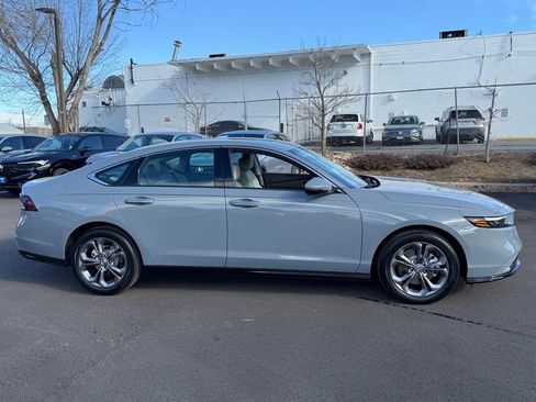 Certified 2025 Honda Accord EX-L image 4