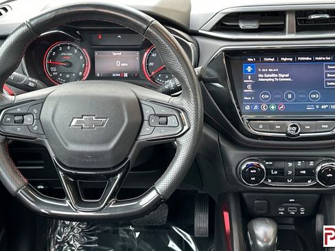 Certified 2022 Chevrolet TrailBlazer RS w/ Sun and Liftgate Package image 16