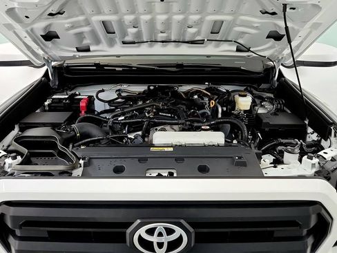 Used 2025 Toyota Tacoma SR5 AWD/4WD image 22