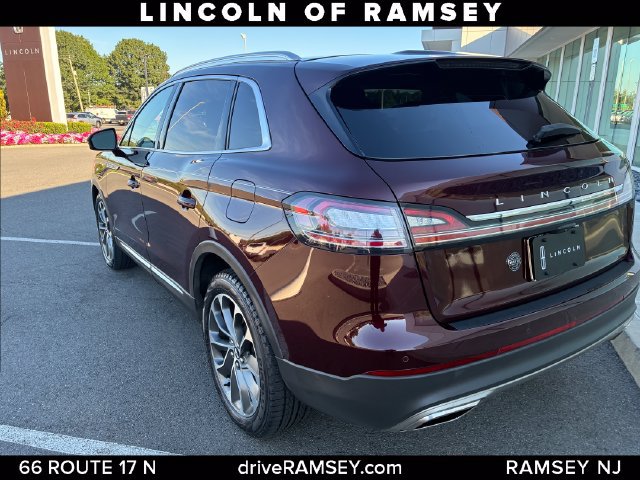 Used 2023 Lincoln Nautilus Reserve AWD/4WD image 3