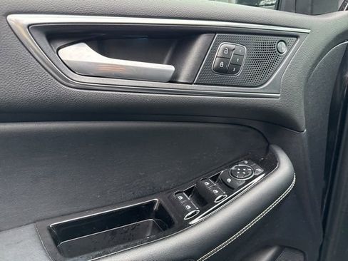 Used 2019 Ford Edge ST image 12