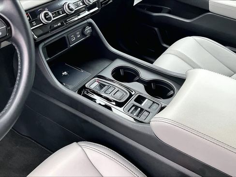 Used 2025 Honda Pilot EX-L image 16