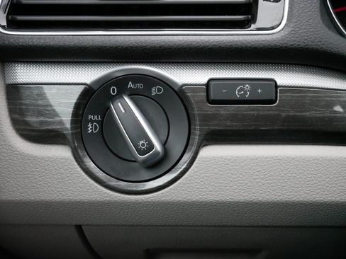 Used 2017 Volkswagen Passat 1.8T SE image 26