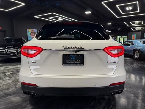 Used 2018 Maserati Levante AWD/4WD image 6