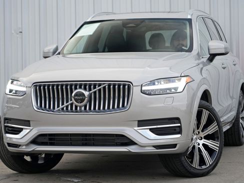 Used 2024 Volvo XC90 T8 Plus w/ Protection Package Premier image 3