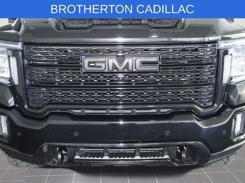 Used 2022 GMC Sierra 2500 Denali w/ Denali Black Diamond Edition AWD/4WD image 13